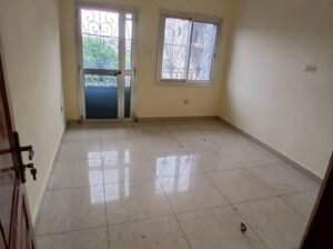 Top A Yembeya Chambre douche balcon luxe 800.000
