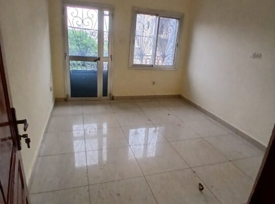 Top A Yembeya Chambre douche balcon luxe 800.000