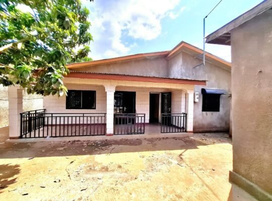 maison en vente à Kagbelen (tobolon marché) dans