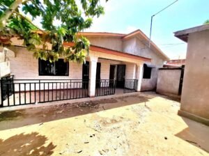 maison en vente à Kagbelen (tobolon marché) dans