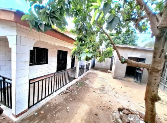 maison en vente à Kagbelen (tobolon marché) dans