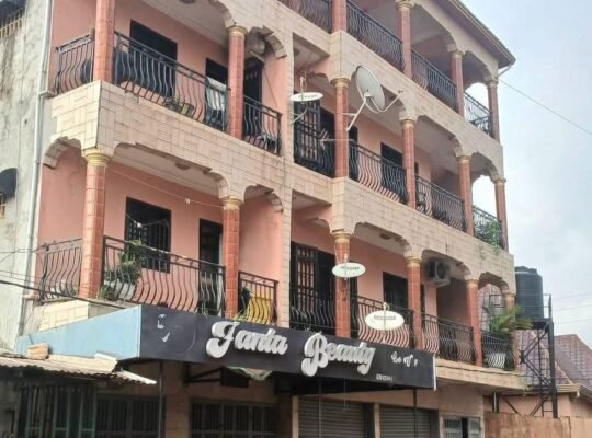 IMMEUBLE À VENDRE – SONFONIA CANAL | CONAKRY !! P