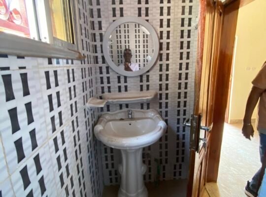 Studio 𝐀_𝐋𝐎𝐔𝐄𝐑 à lambanyi